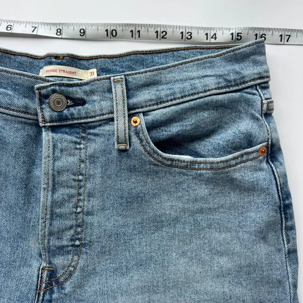 Levis Wedgie Straight Leg Distressed High-Waisted Jeans Womens Size 31X30